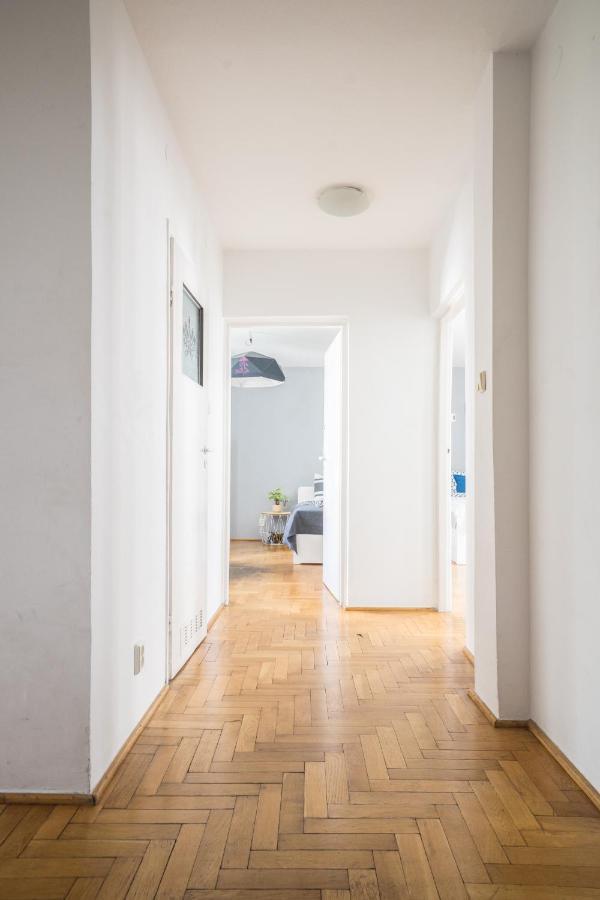 Oomph Warsaw Central 3-Bedroom Flat ภายนอก รูปภาพ